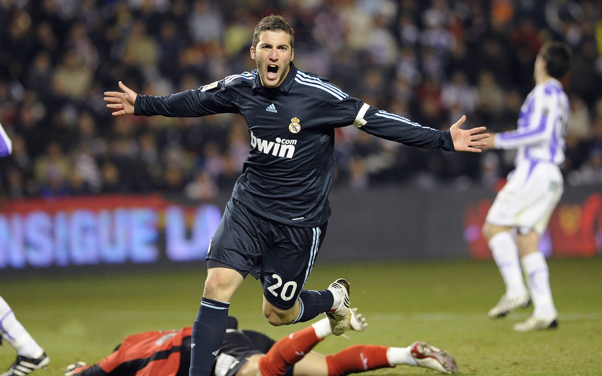 _网络直播带动：比赛观看方式的全新变革_，观看赛事直播