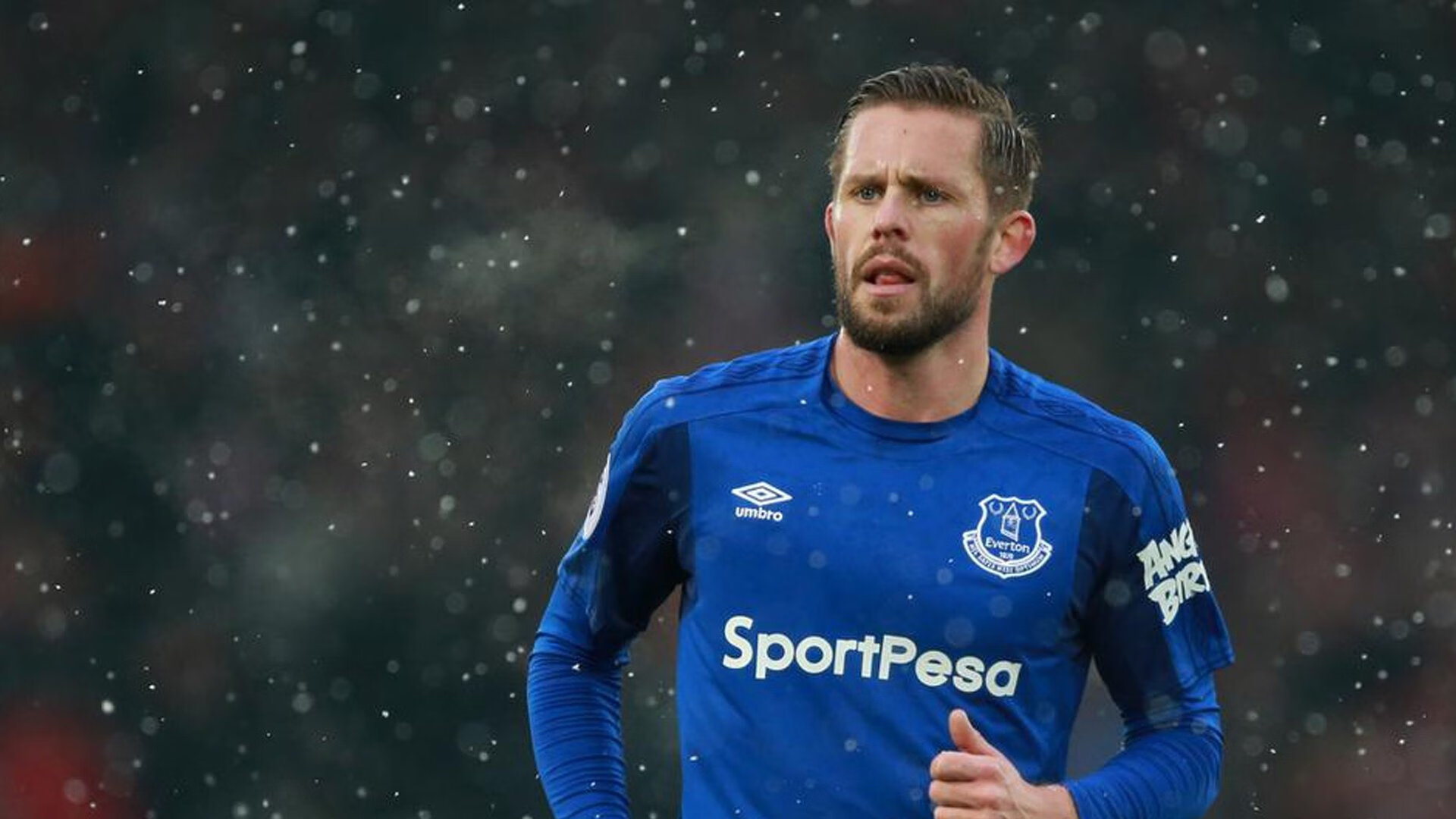 国足门将训练专属项目提升扑救能力，国足门将水平